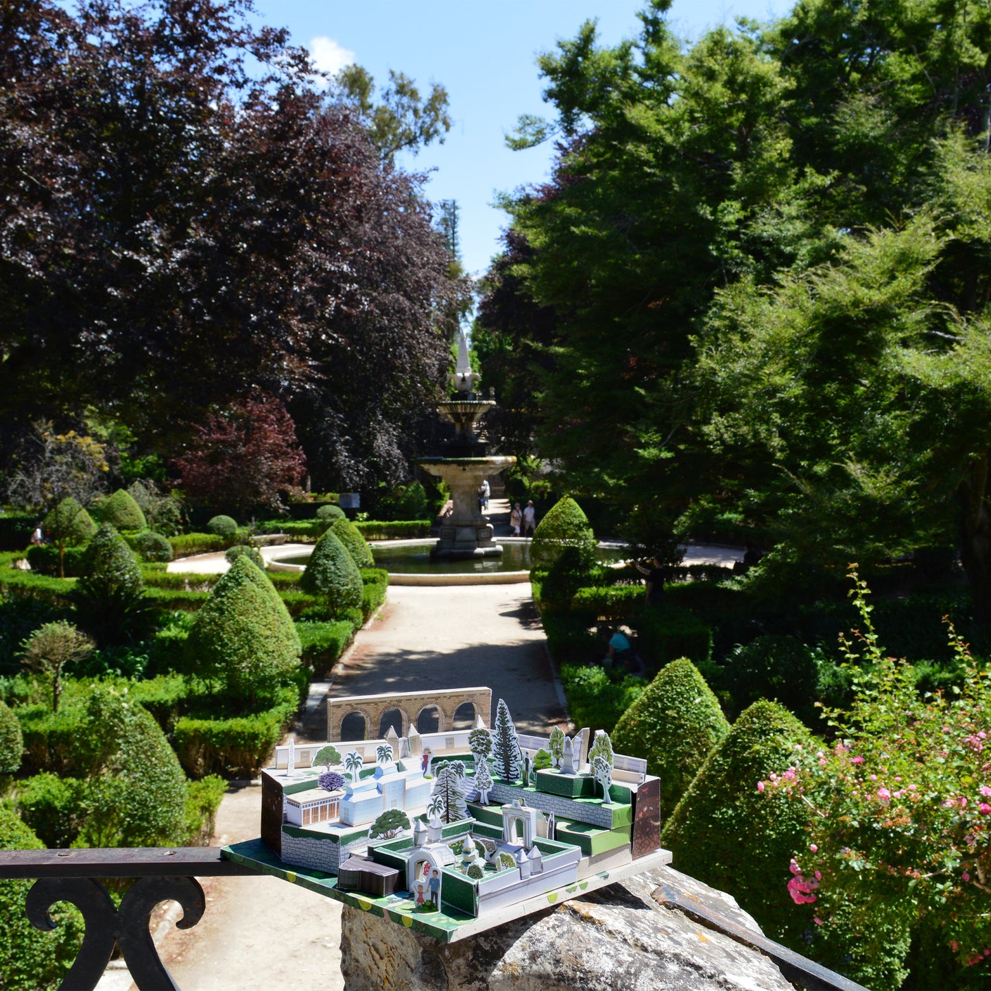 Modelo 3D papercraft em miniatura para montar Jardim Botânico