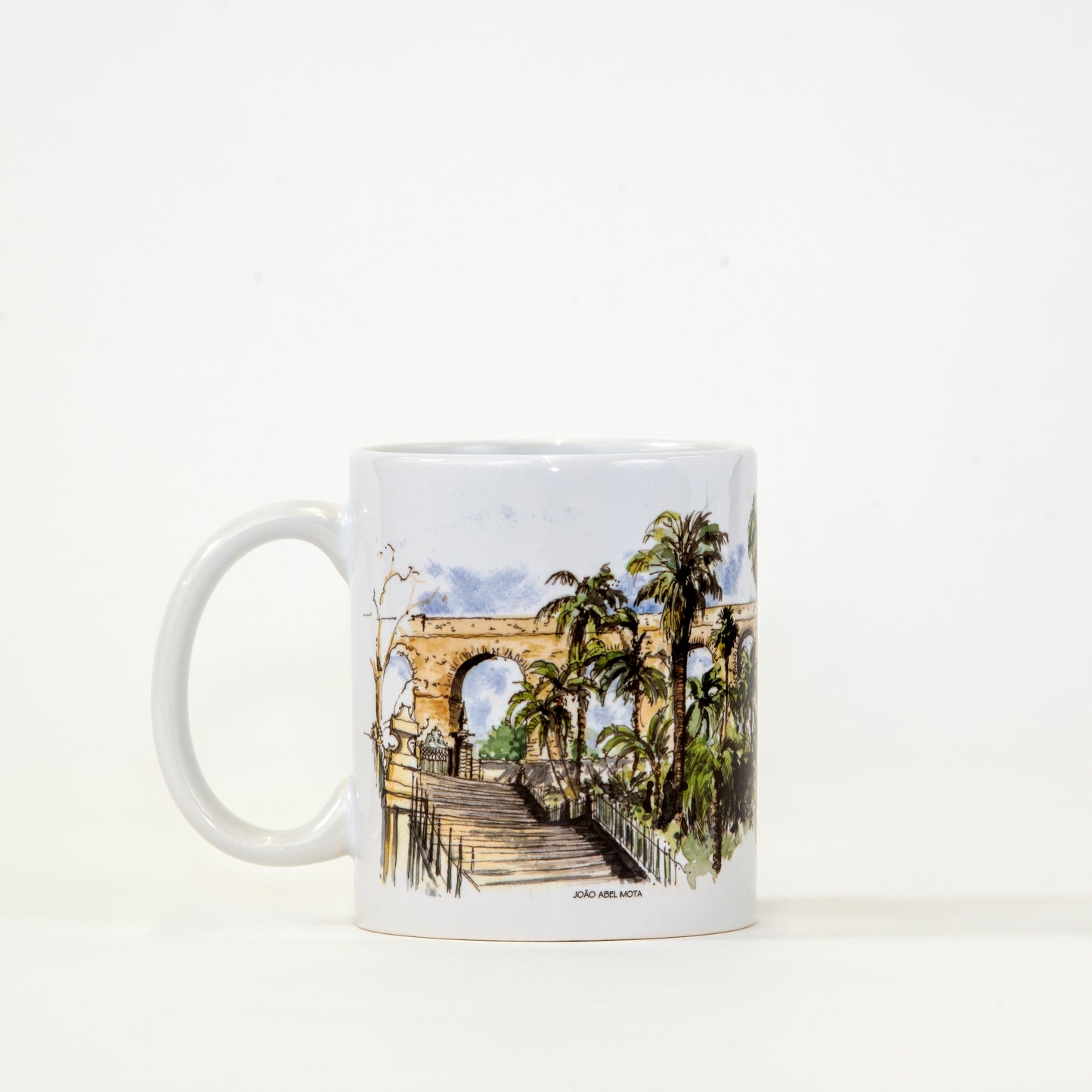 Caneca com desenho da Entrada do Jardim Botânico, por João Abel Mota