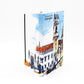 Bloco de Notas A5, com folhas lisas e uma belíssima ilustração da Torre da Universidade de Coimbra, criada pelo artista Pedro Alves.