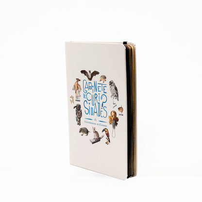 Bloco de Notas A5 com folha lisa inspirado no Gabinete de Curiosidades do Museu da Ciência da Universidade de Coimbra.