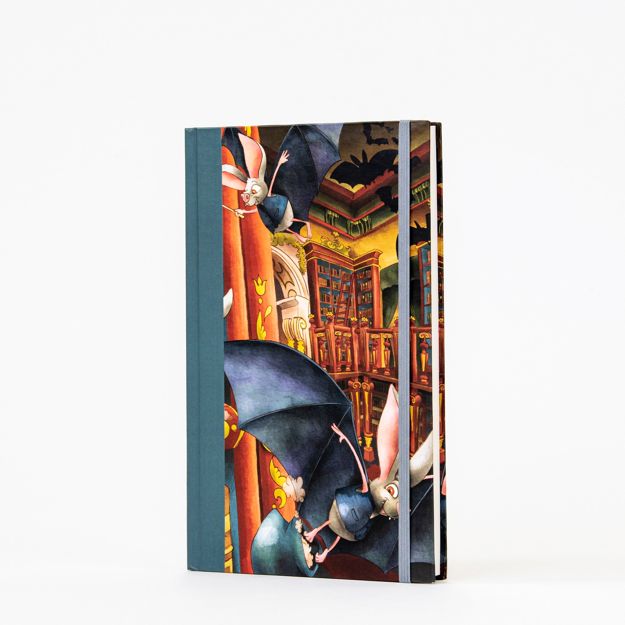 Bloco de Notas A5 de folhas lisas da coleção Morcego, inspirado na colónia de morcegos que habita a Biblioteca Joanina da Universidade de Coimbra.